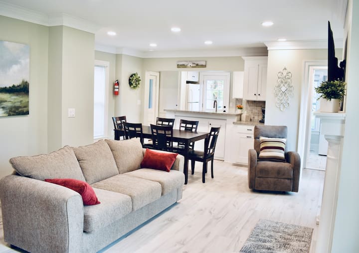 4-min Walk To Food, Lake, Trails. Renovated Home. - Verona Beach State Park, Verona Beach