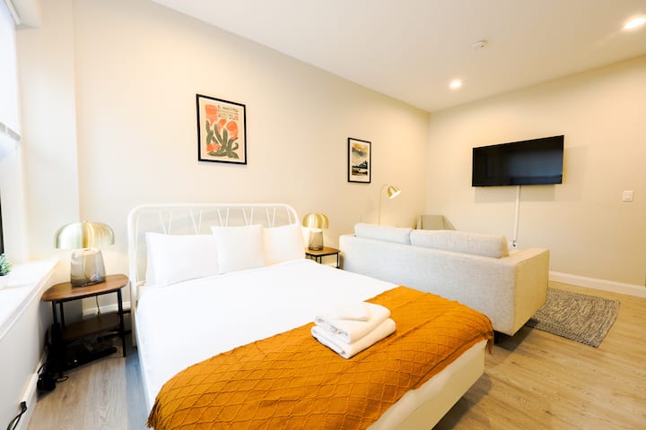 Bold & Spacious Studio | Back Bay - Boston, MA