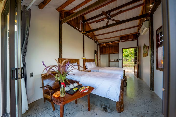 Hilltop Triple Bungalow/ Mountain & Cloud Views - Ha Giang