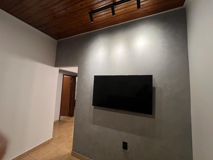 Casa  Bem Localizado A Três Minutos Do Shopping - Jataí