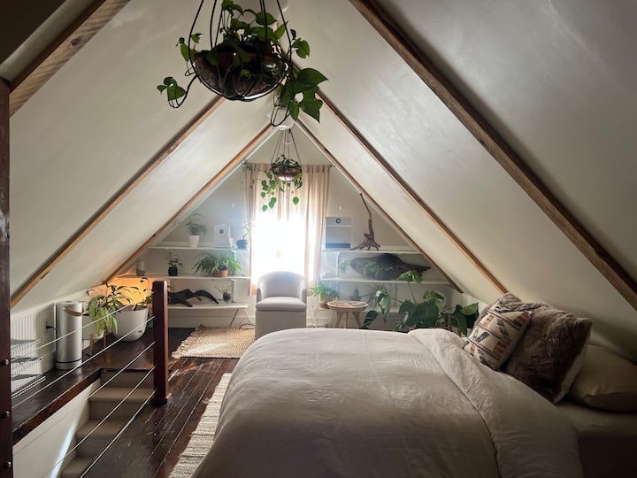 Attic Sanctuary - Jersey City, NJ
