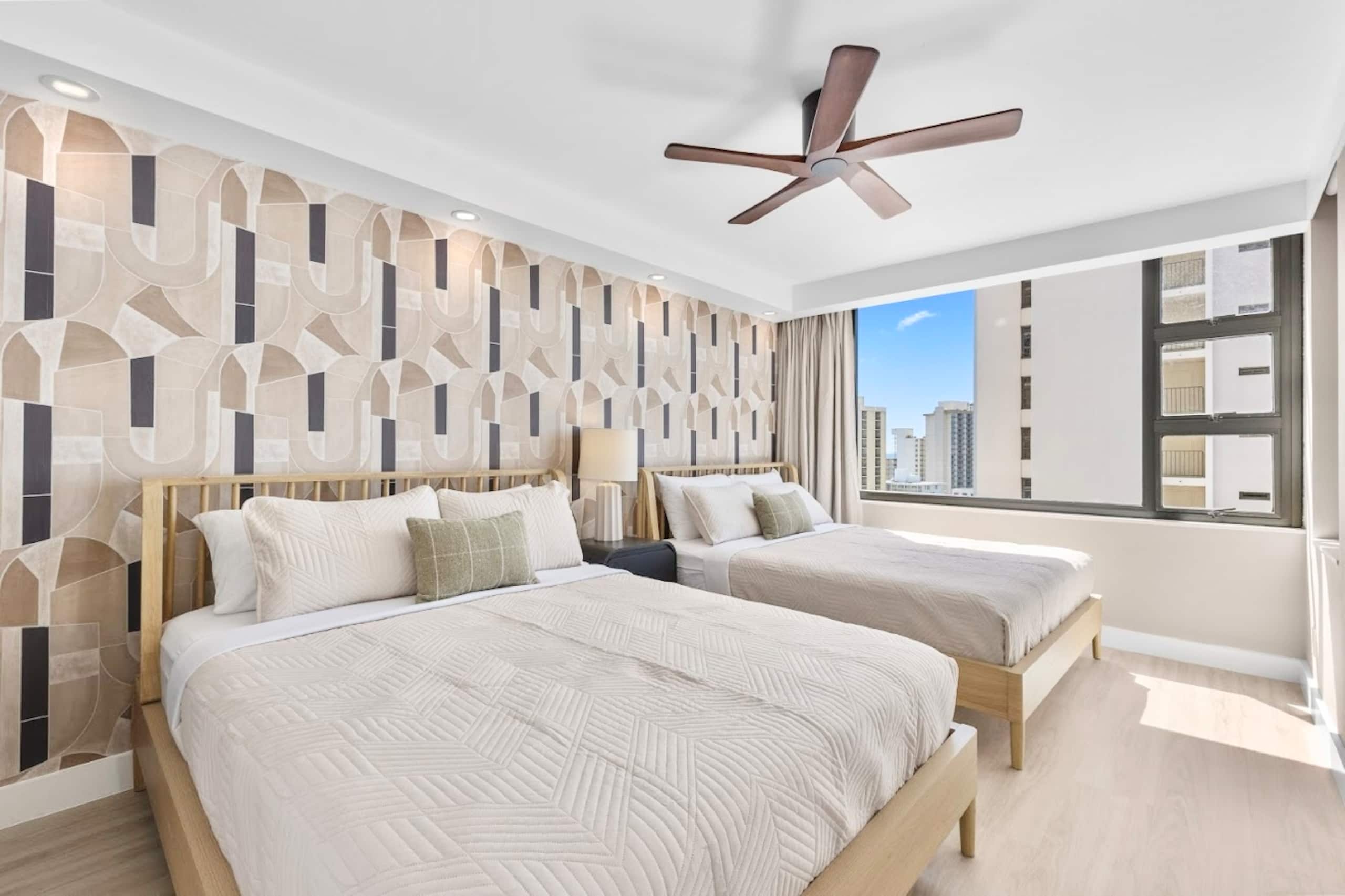 18F-Tropical Paradise-Waikiki Banyan 1BR/Parking! - Image 26