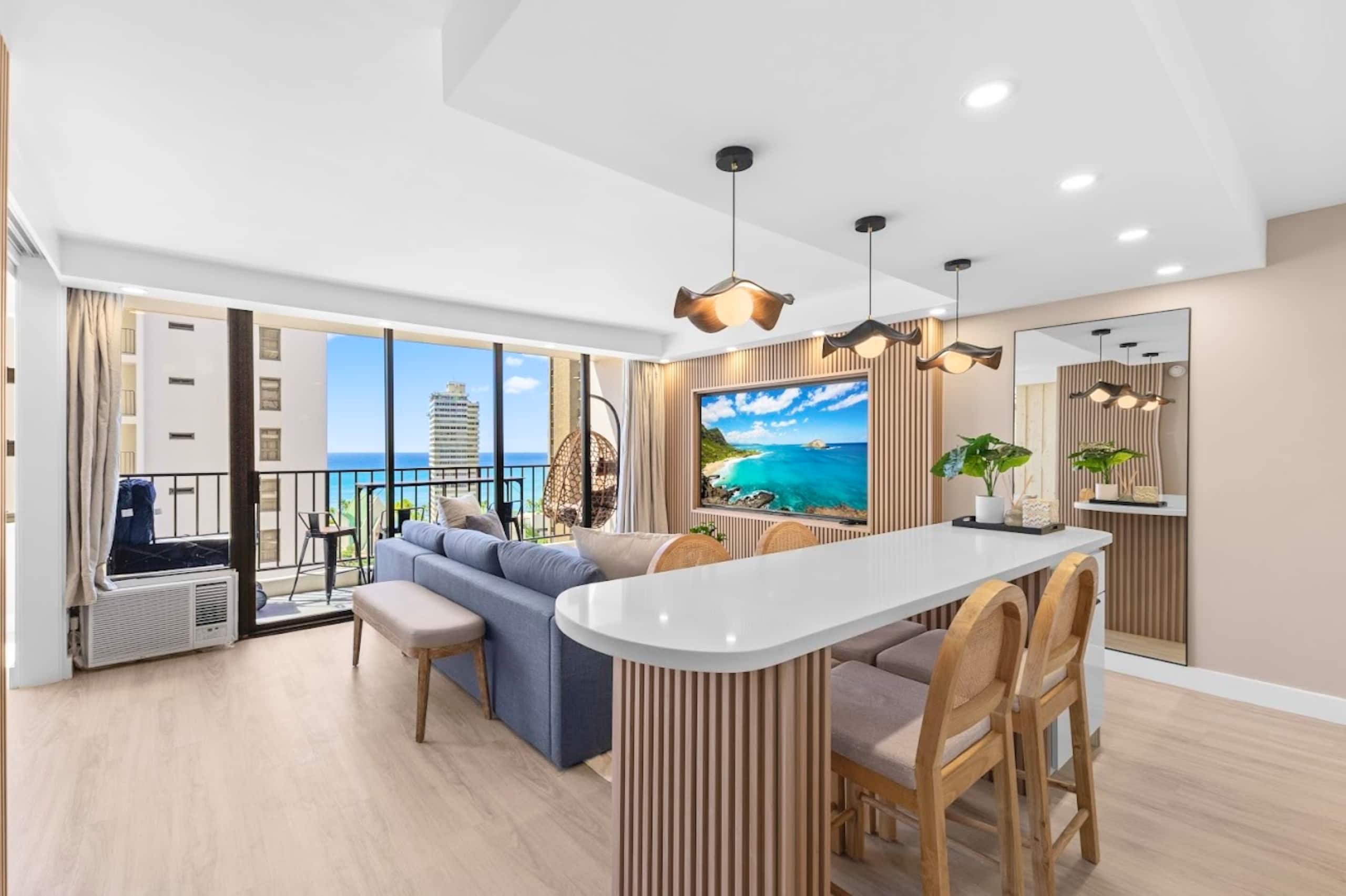 18F-Tropical Paradise-Waikiki Banyan 1BR/Parking! - Image 2