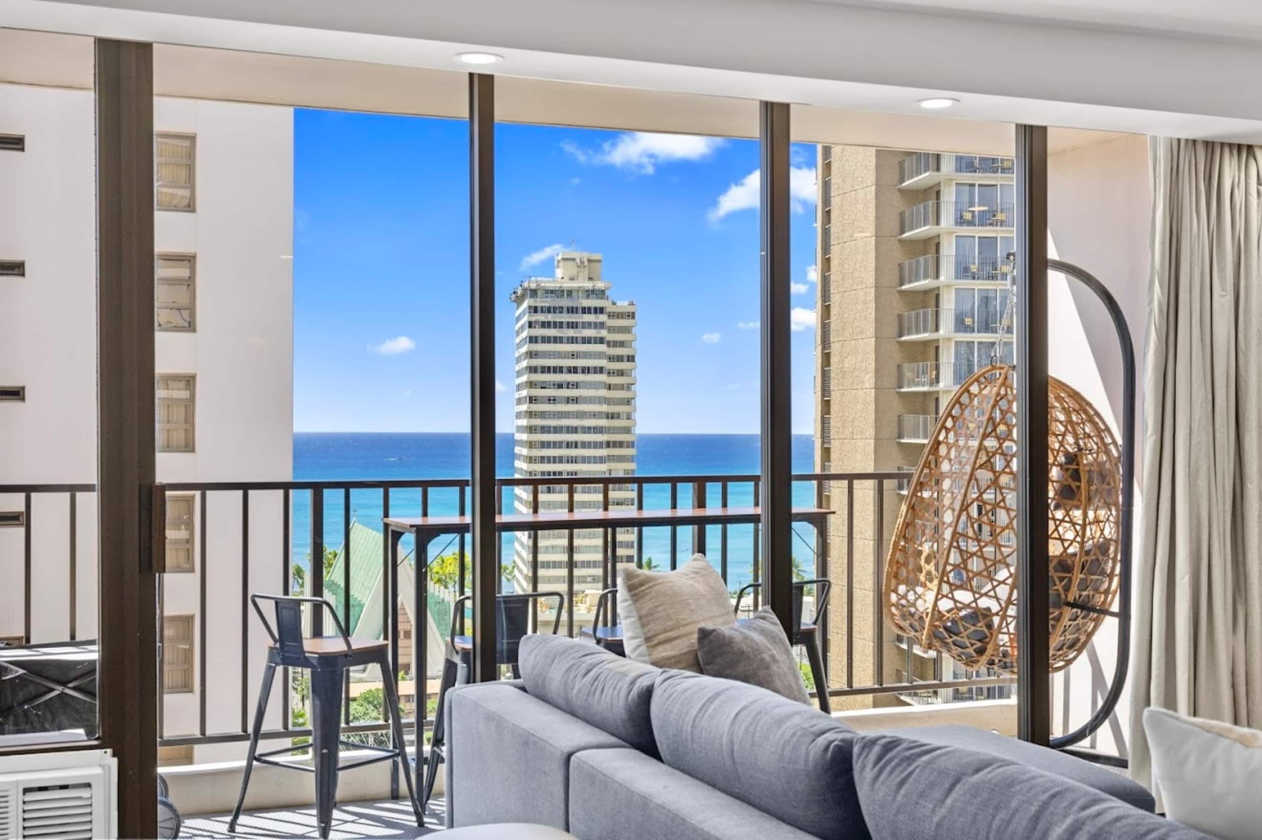 18F-Tropical Paradise-Waikiki Banyan 1BR/Parking! - Image 4