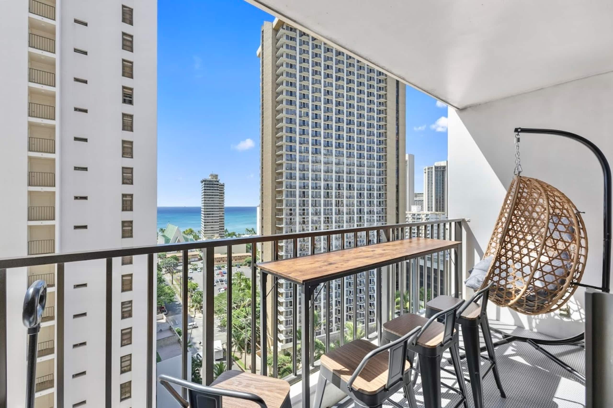 18F-Tropical Paradise-Waikiki Banyan 1BR/Parking! - Image 41