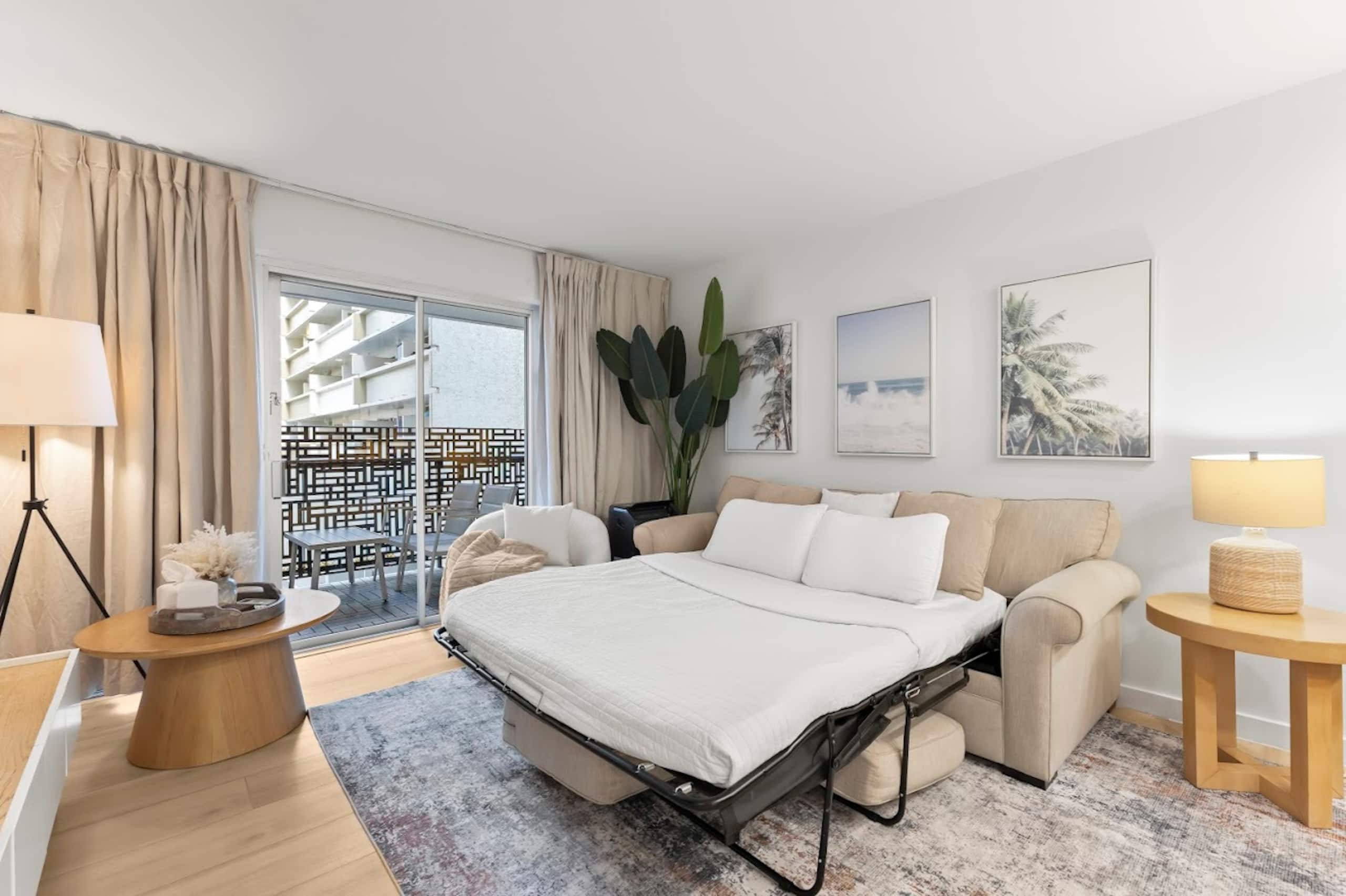 Home in Honolulu · ★4.79 · 2 bedrooms · 4 beds · 2 private baths - Image 4