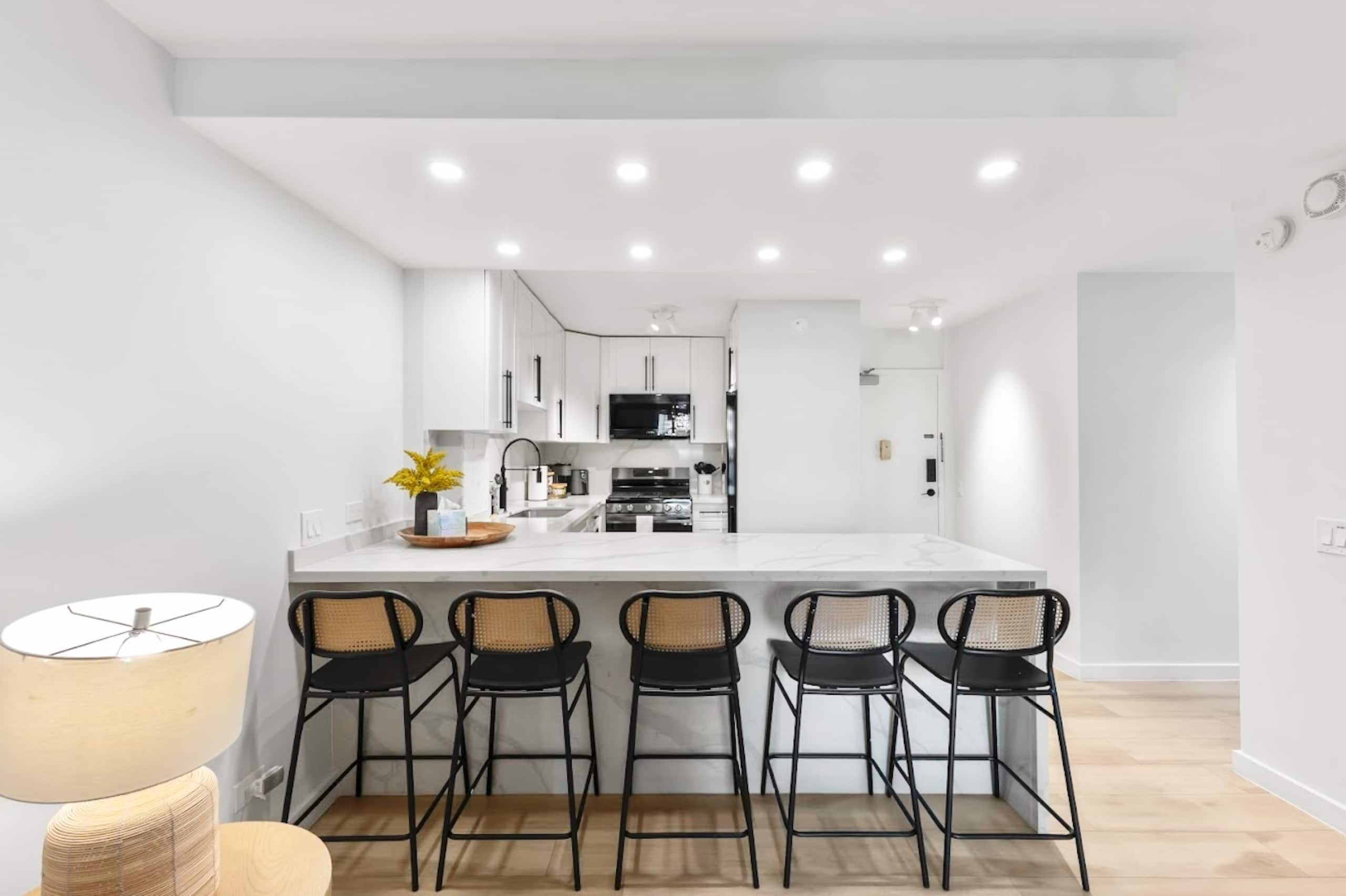Home in Honolulu · ★4.79 · 2 bedrooms · 4 beds · 2 private baths - Image 22