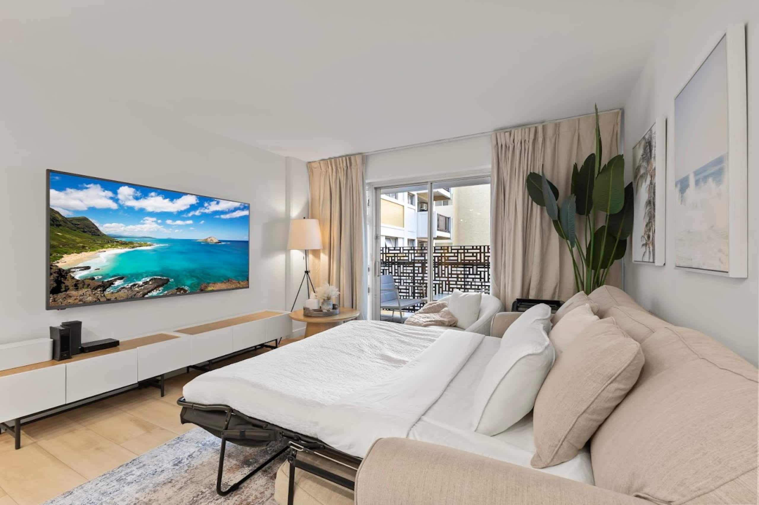 Home in Honolulu · ★4.79 · 2 bedrooms · 4 beds · 2 private baths - Image 15