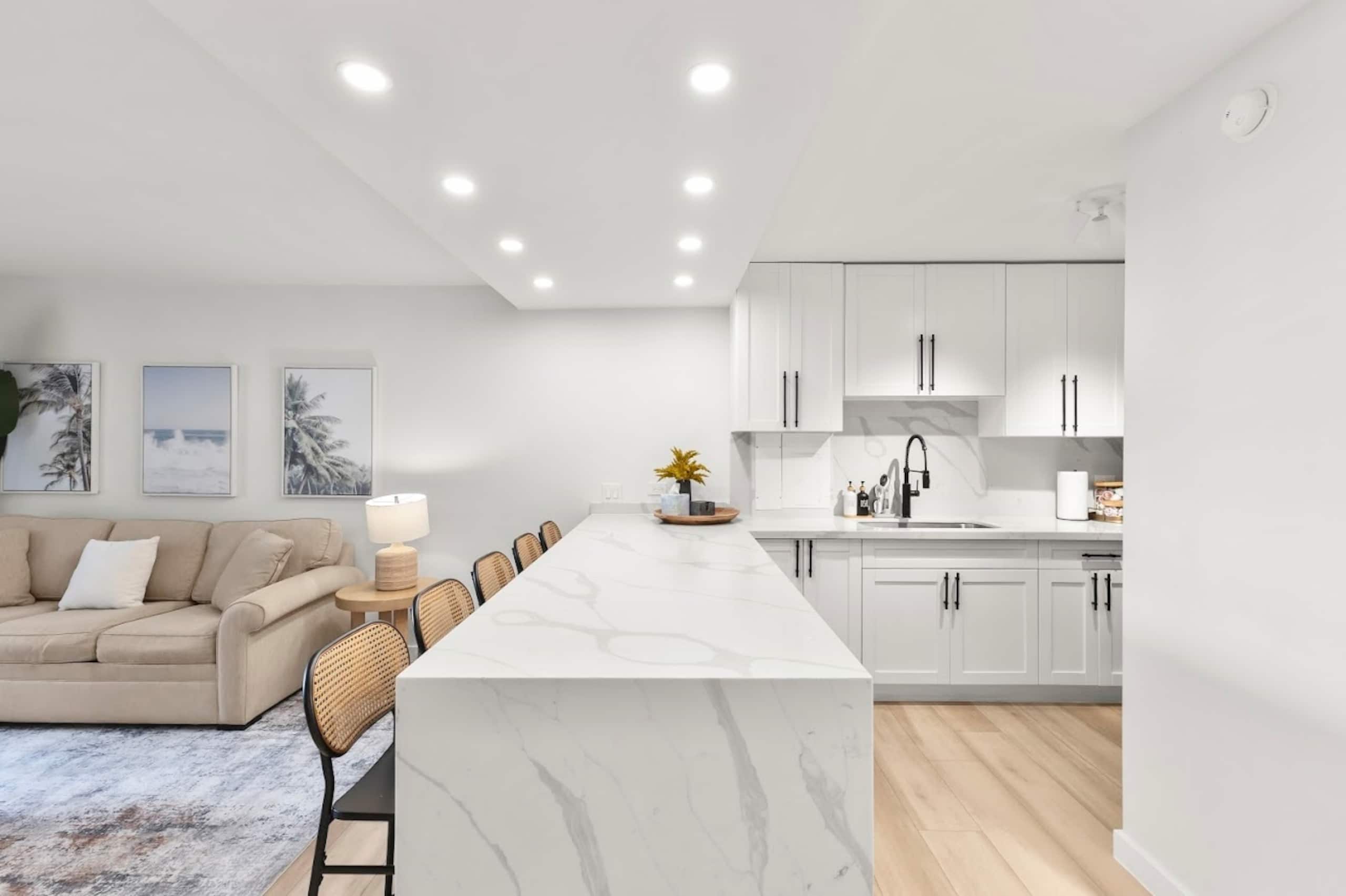 Home in Honolulu · ★4.79 · 2 bedrooms · 4 beds · 2 private baths - Image 16