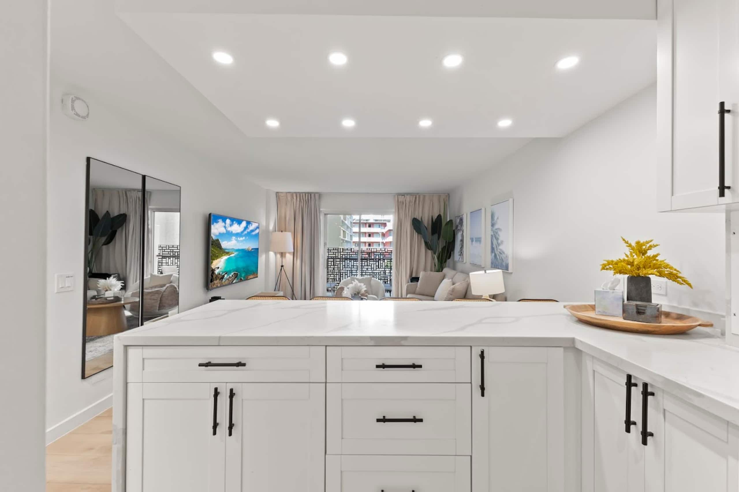 Home in Honolulu · ★4.79 · 2 bedrooms · 4 beds · 2 private baths - Image 20