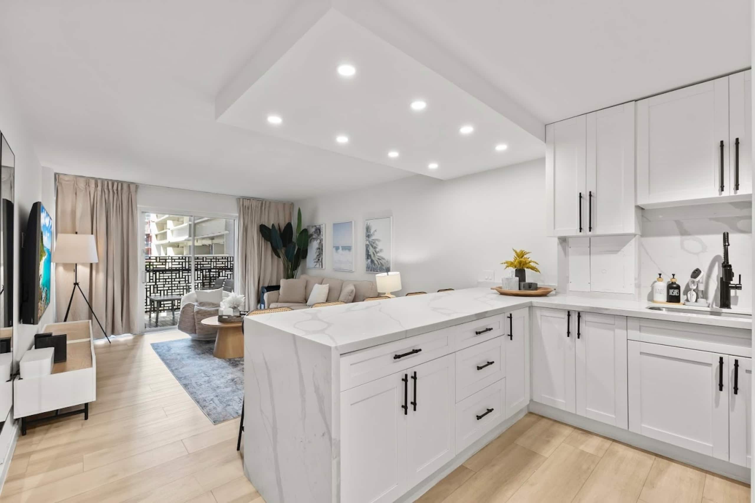 Home in Honolulu · ★4.79 · 2 bedrooms · 4 beds · 2 private baths - Image 12
