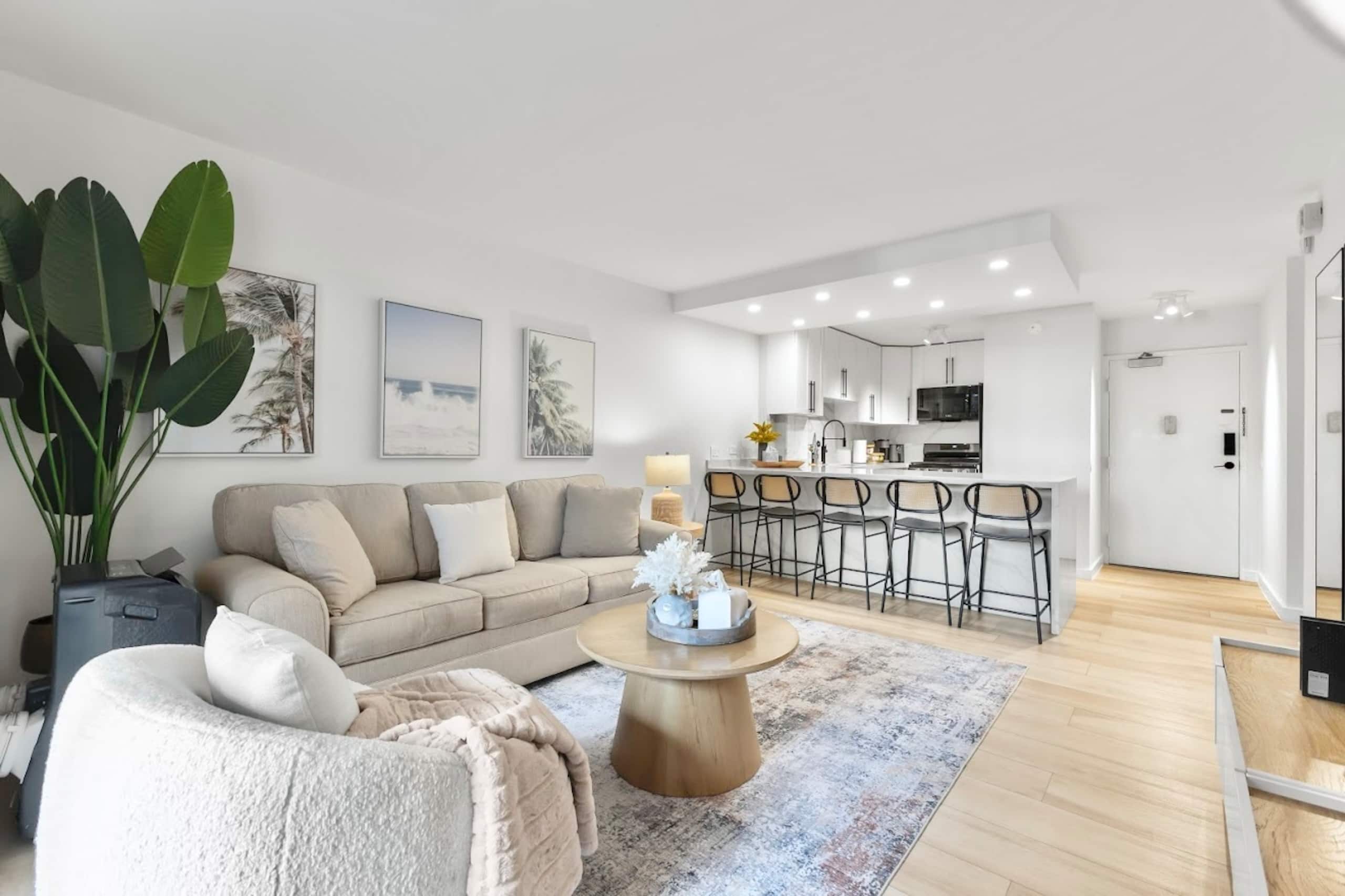 Home in Honolulu · ★4.79 · 2 bedrooms · 4 beds · 2 private baths - Image 3