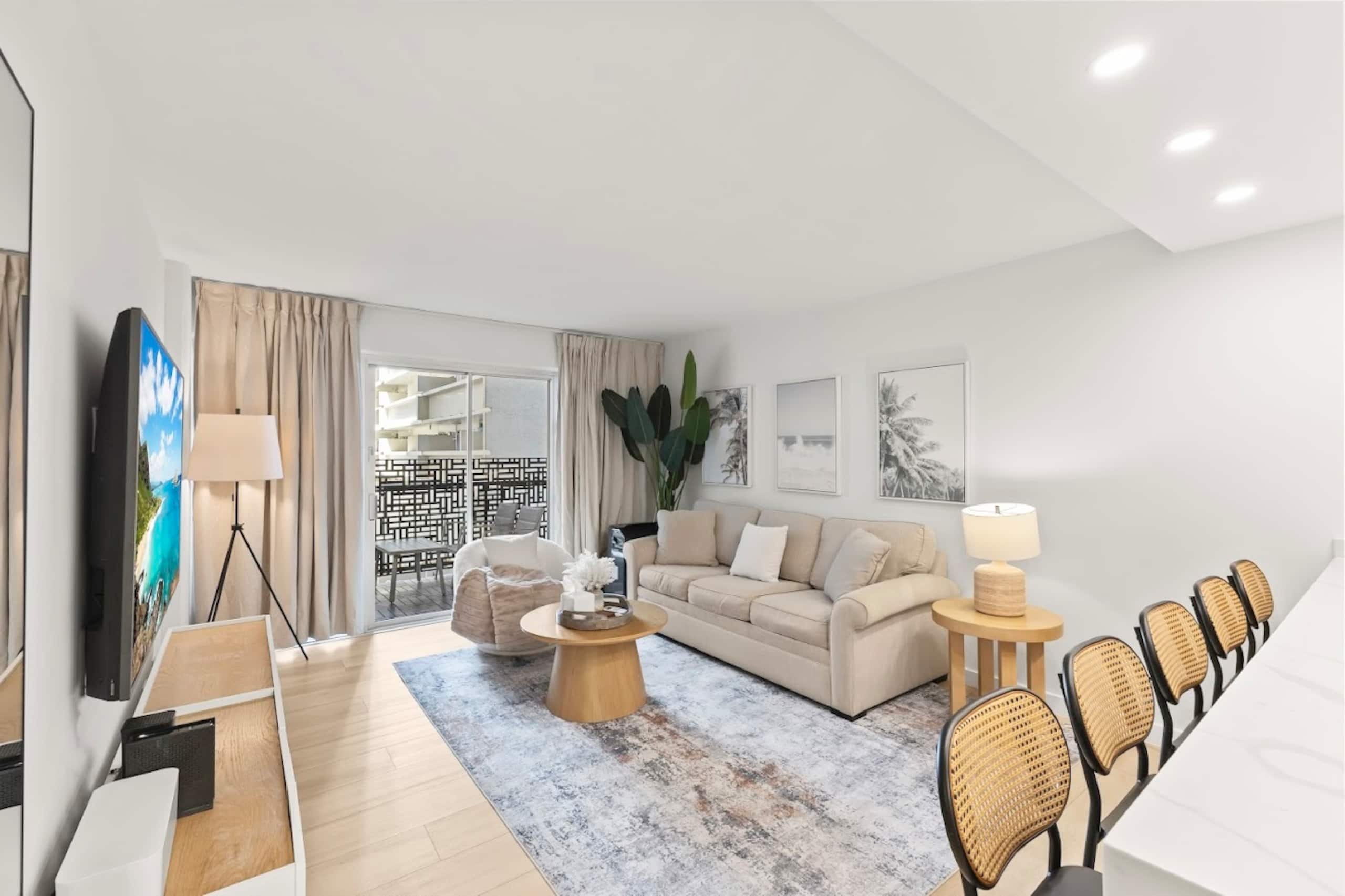 Home in Honolulu · ★4.79 · 2 bedrooms · 4 beds · 2 private baths - Image 5