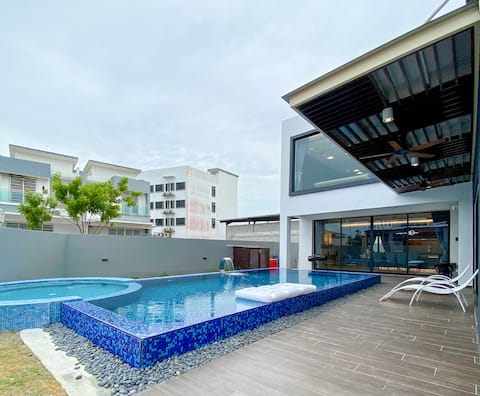 Kuala Selangor Oasis Villa w/ Private Pool 20pax