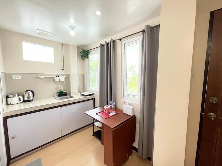Private Room W/own Cr & Kitchenette + Free Parking - Sipocot