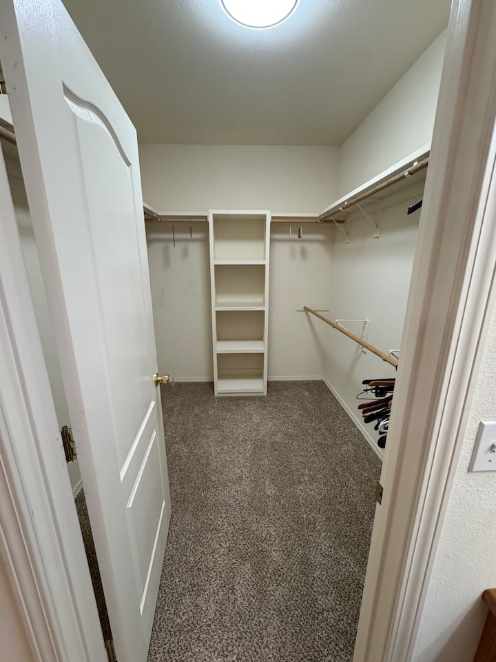 Დამატებითი დიდი გასეირნება კარადაში