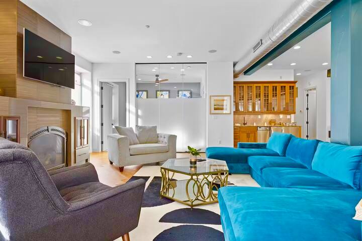 The Colorado – Extravagant Downtown Loft 3800 sqft gallery image 3