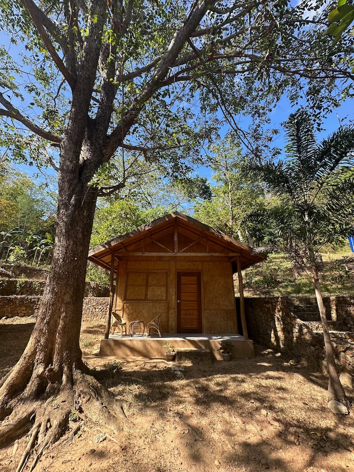 ห้องนอนหมายเลข 2 ใต้ต้นนาร์รา