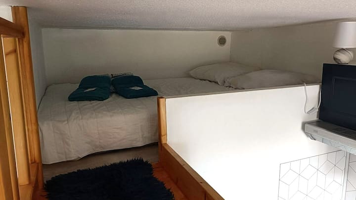 Ambienti i dhomës së gjumit