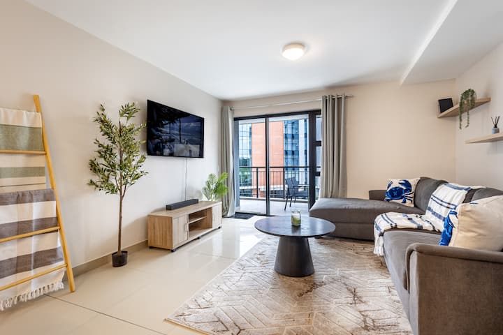 Chic Umhlanga Escape | Top-floor 2br With Views - Umhlanga