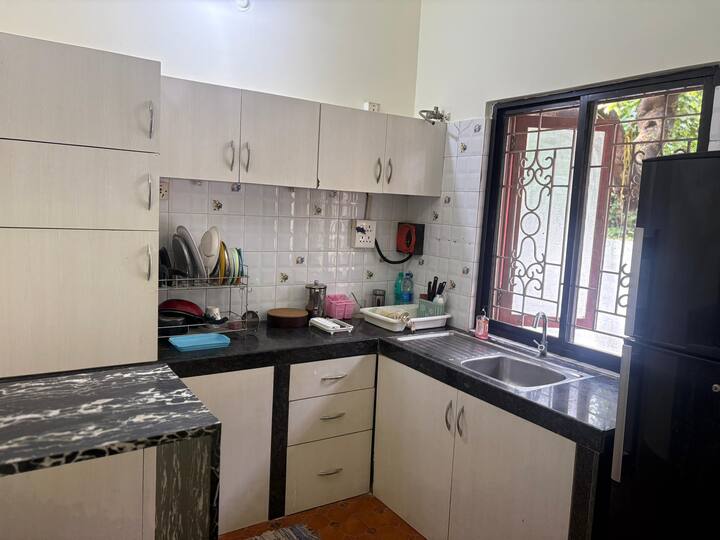 Full kitchen image 2