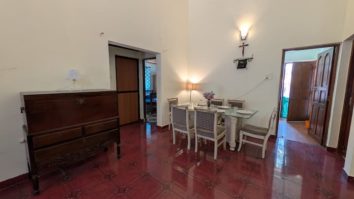 Dining area image 1