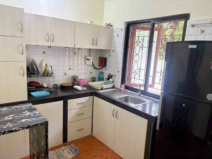 Full kitchen image 1