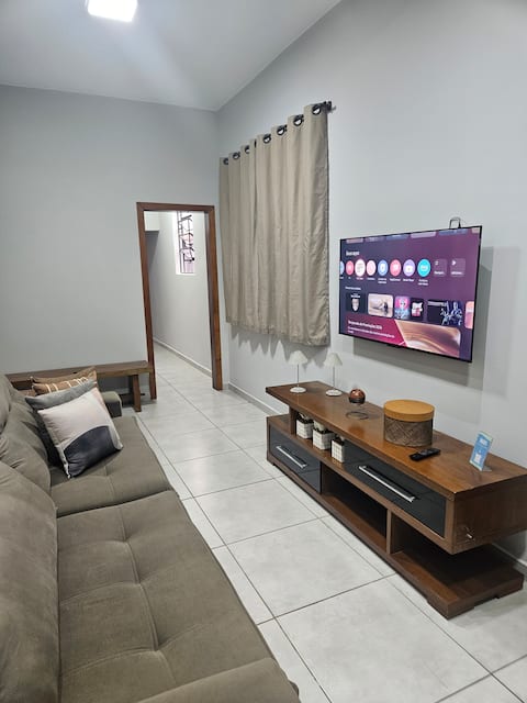 Airbnb em destaque: Casa1 Central, Air conditioning, 600m from UFLA. Garage em Varginha