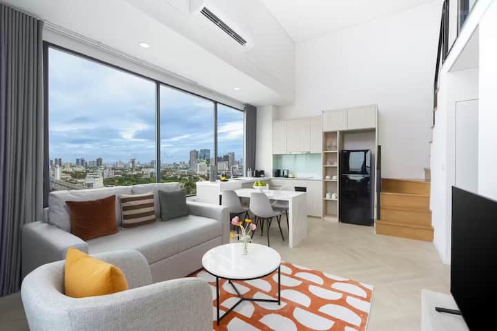 Rama9复式两卧loft套房带阳台12a/住5人/屋顶泳池/近rca/近火车夜市/近tonglor - タイ