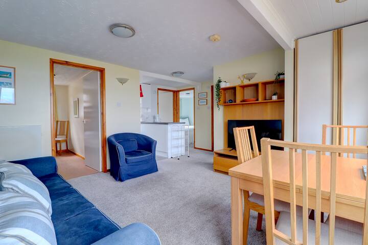 Blueberry Lodge - Westward Ho!