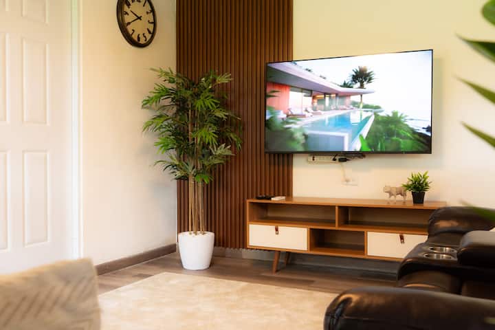 Santiago City, Home W/ Spacious Living & Office - Panama