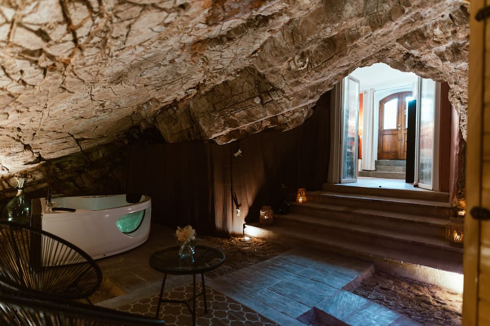 Lucy's House, against Spello's walls, Spello, Umbria, Italy, photo 9 of 10