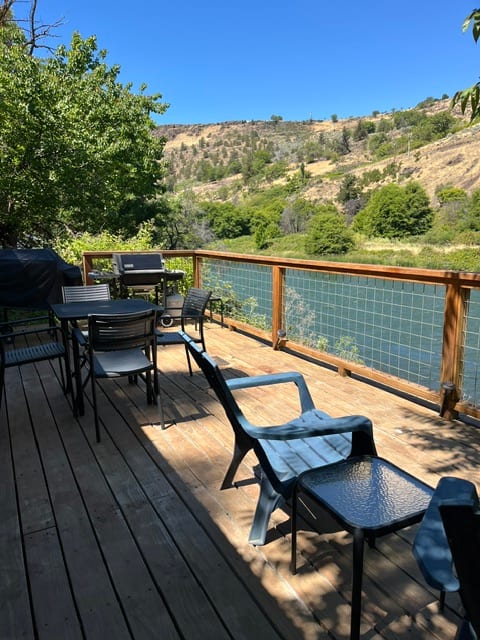 Riverfront Property
Deschutes River House