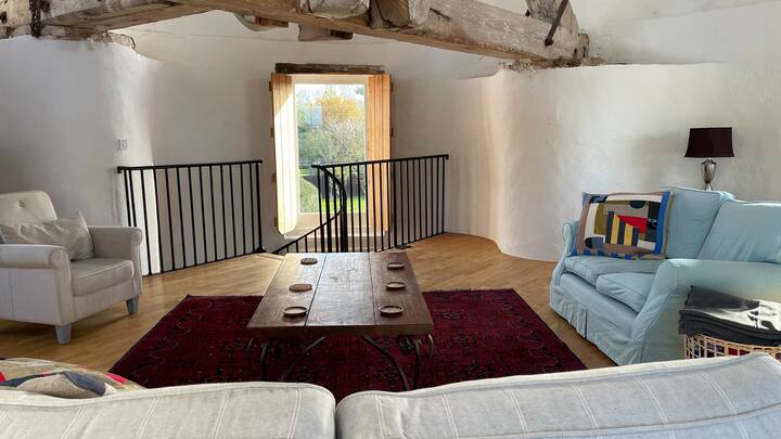 Historic Windmill Conversion In Thorndon, Uk - Suffolk