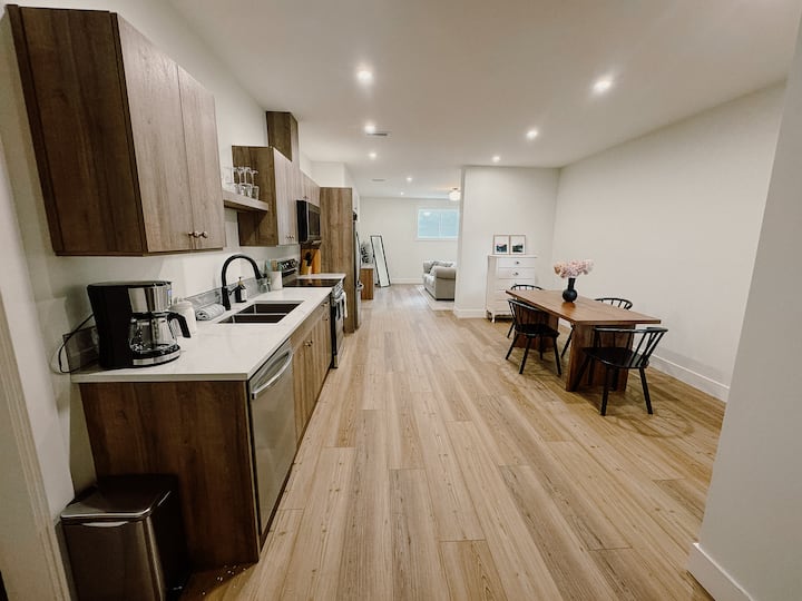 Cozy Home-away-from Home, Studio Basement Suite - Cranbrook, BC, Canada