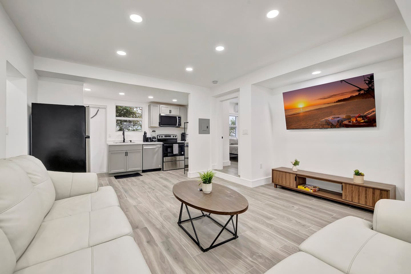 Banyan St | 2 Combined Units Steps to Beach | 1&4