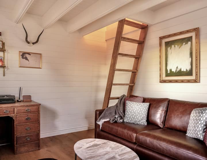 Sojourn - Sauna, Outdoor Tub, Mineral Pool, Ebikes - Port Orchard, WA