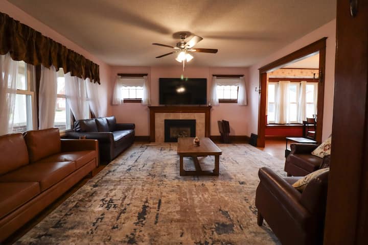 6-bedroom Home Near Niagara Falls & Gorge Trail - Niagara Falls, NY