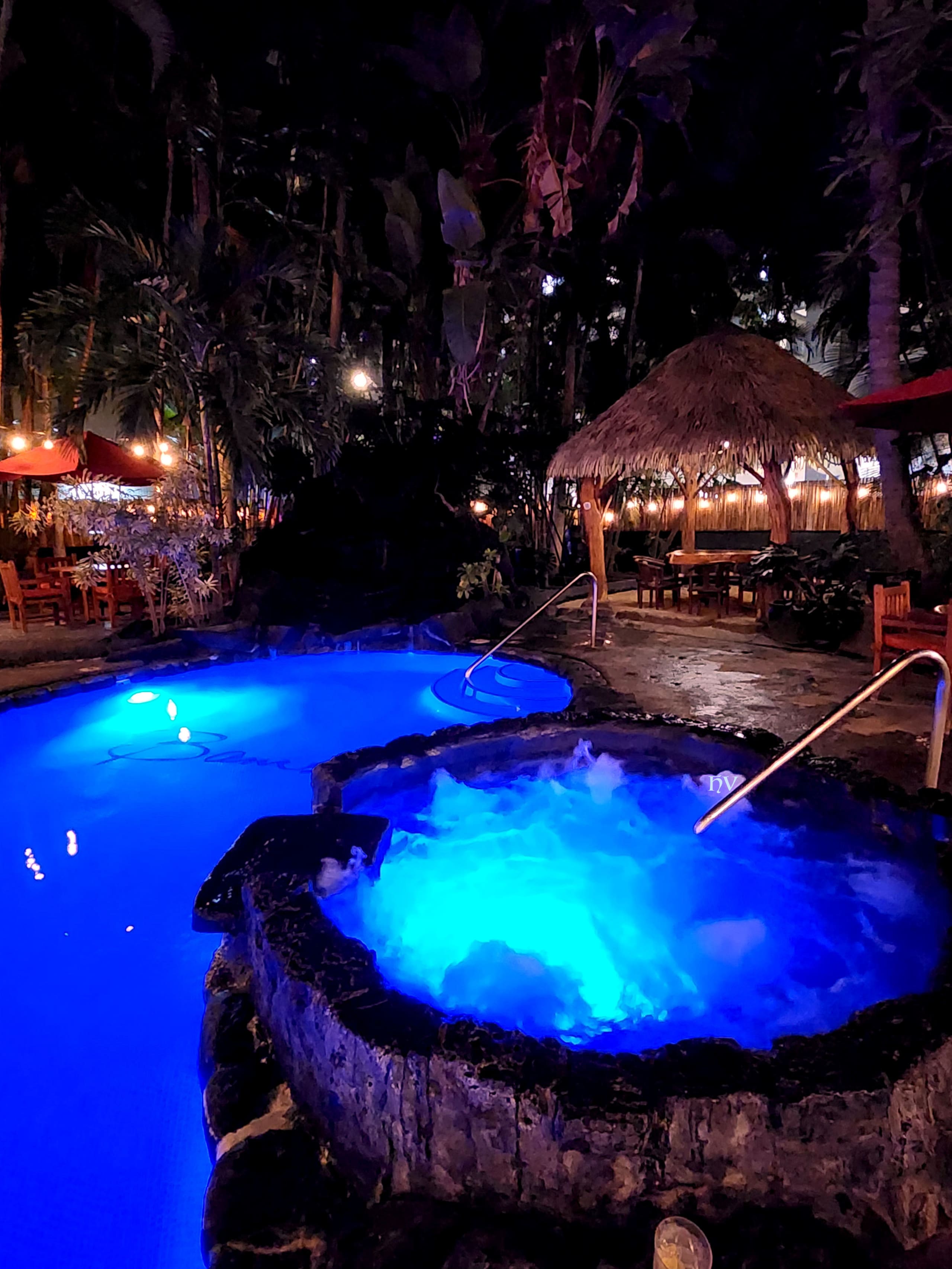 Hotel in Honolulu · ★4.96 · 1 bedroom · 2 beds · 1 private bath - Image 9