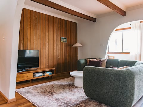Popular Airbnb listing: Seaview House in Wollongong City Council