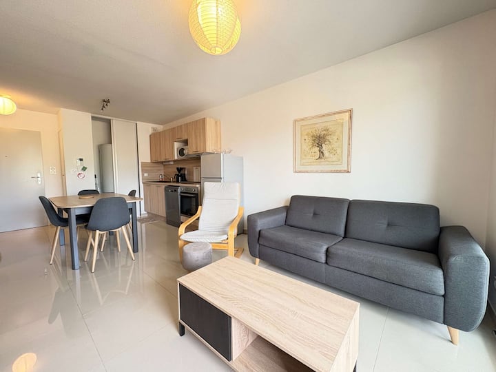À 150 M De La Plage  Coquet Appartement - Europark Indoor