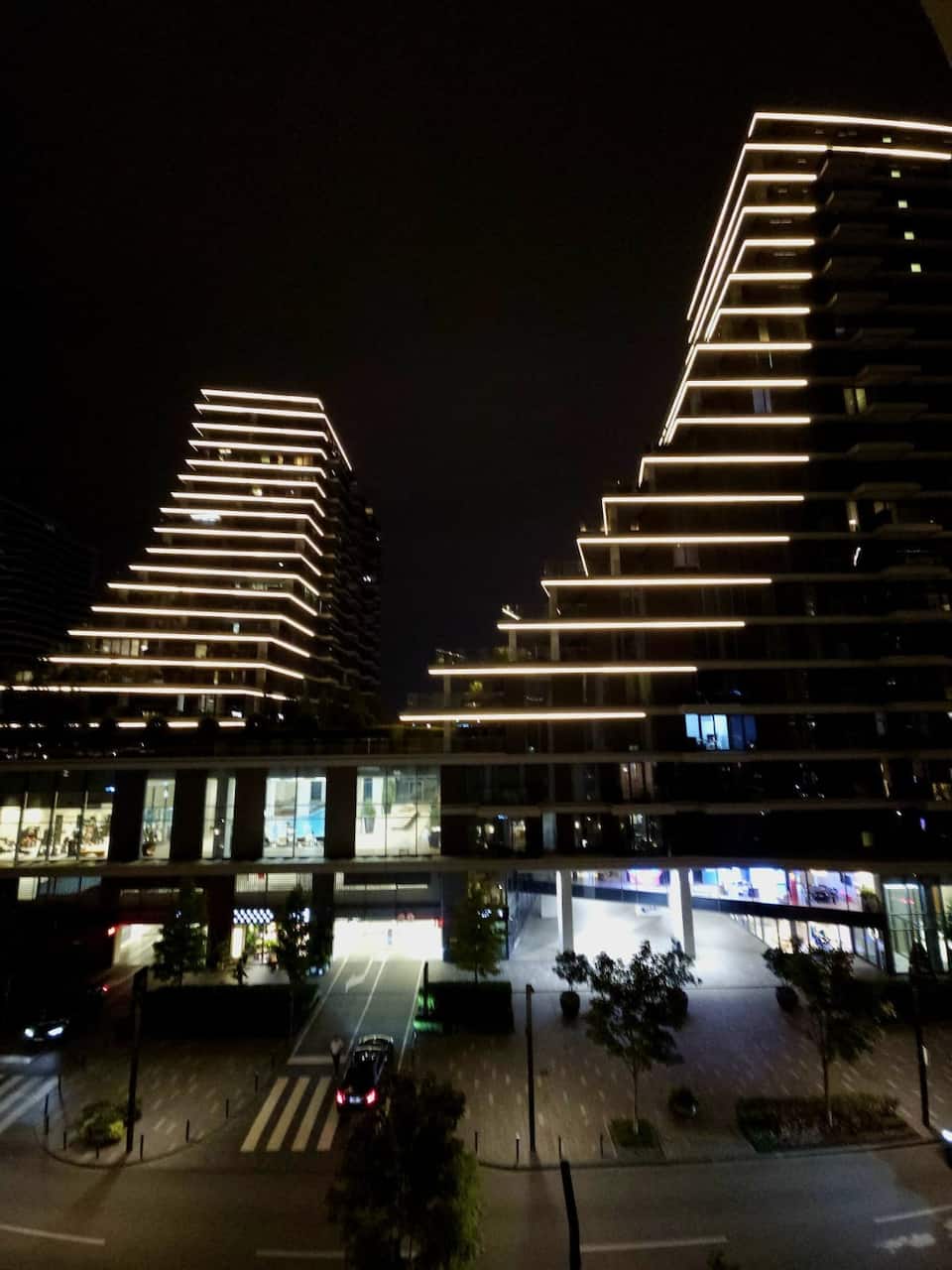 Luxury Waterfront Apartment w/ Parking — photo 1