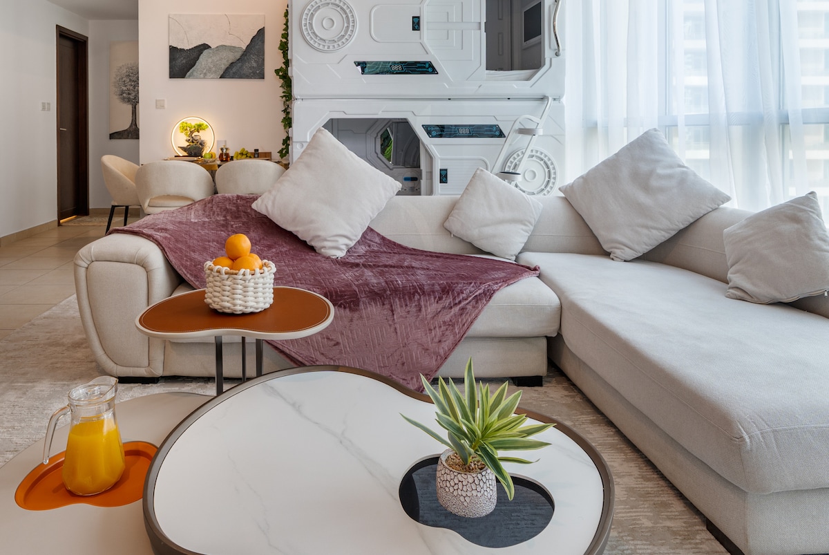 2 Bedroom Furnished Apartment with Fountain View · IV 5
