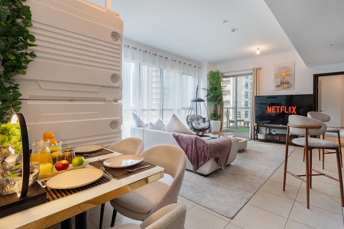 2 Bedroom Furnished Apartment with Fountain View · IV 2