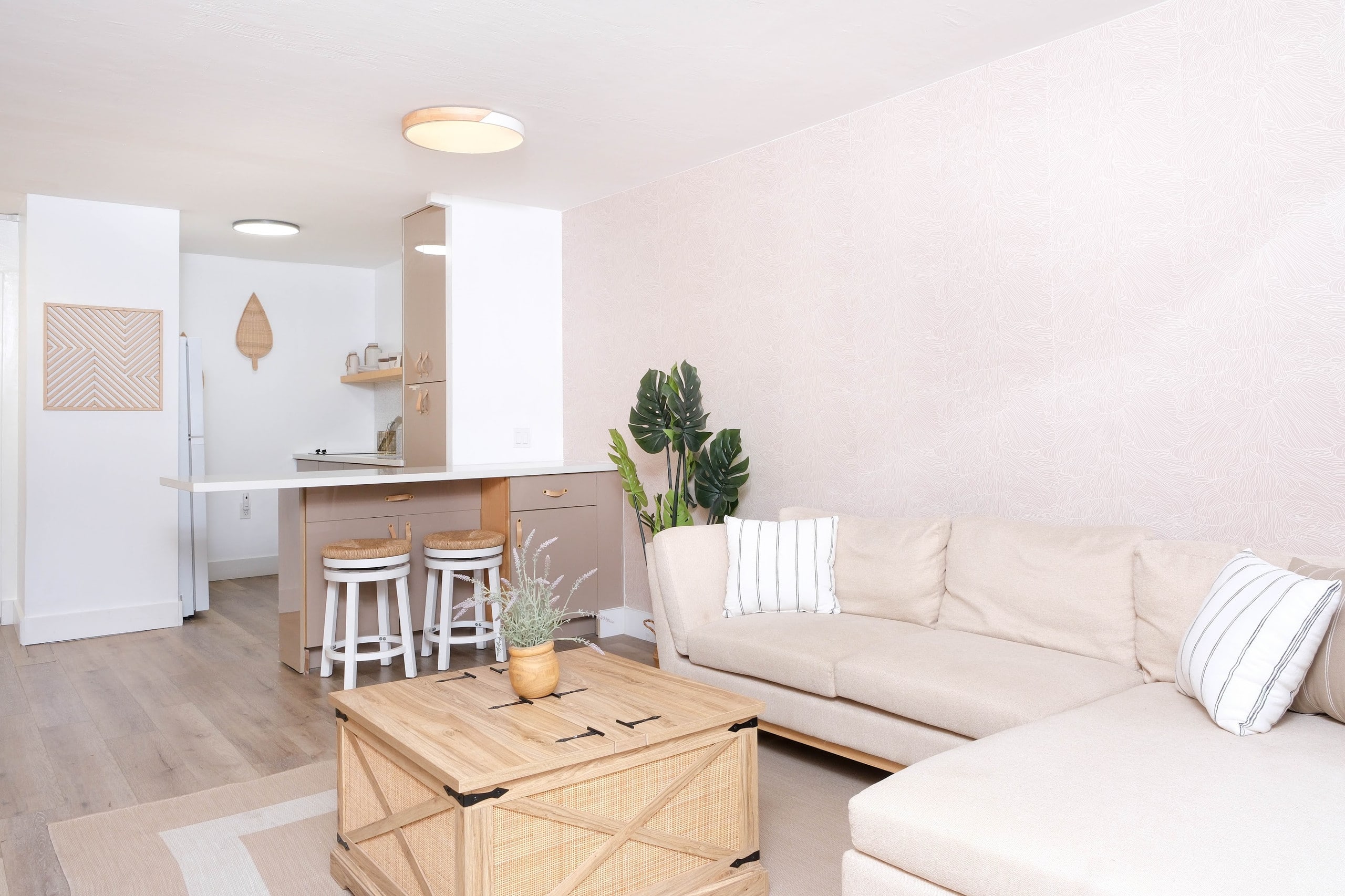 Boho Retreat in Heart of Waikiki Walk to the Beach - Image 5