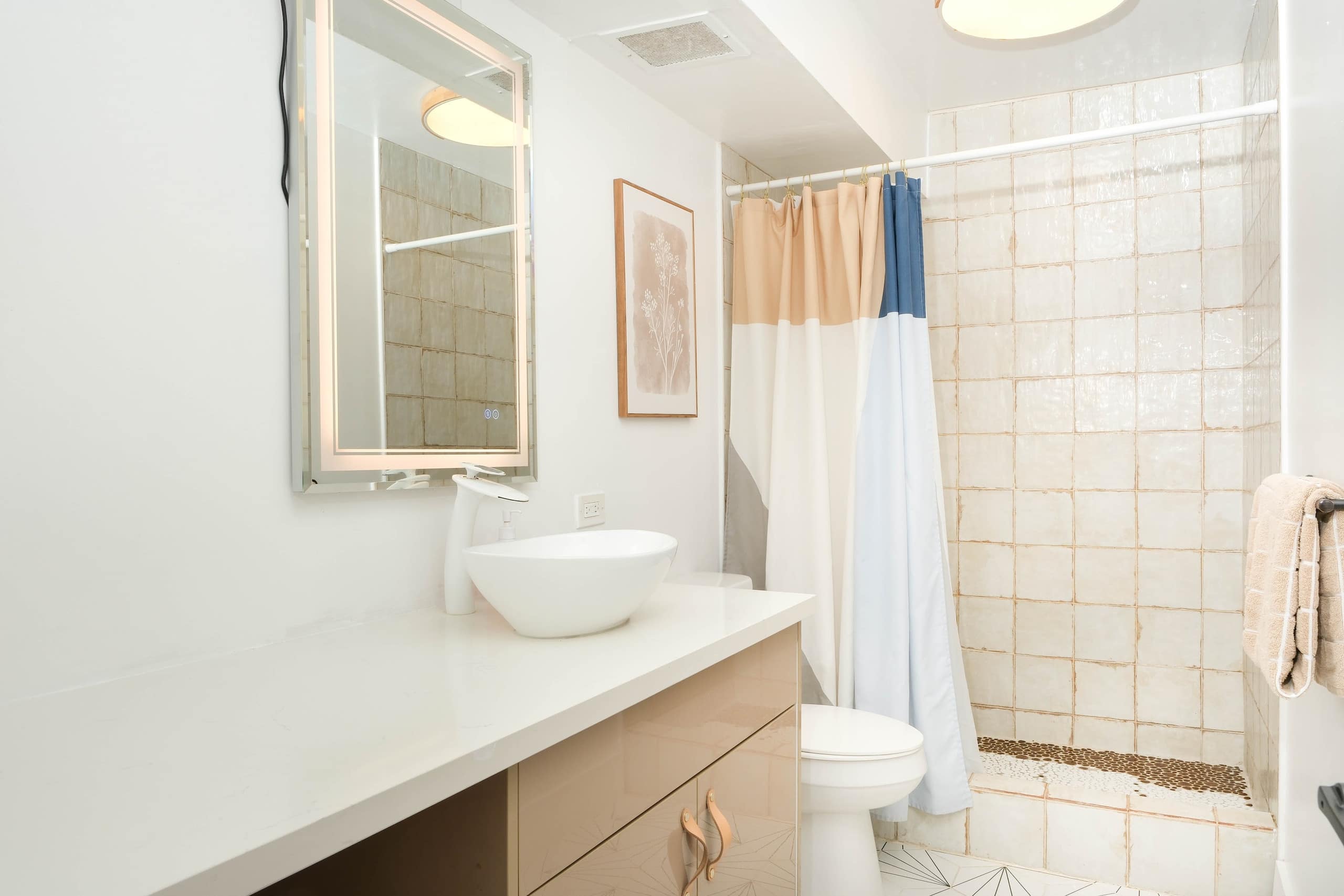 Boho Retreat in Heart of Waikiki Walk to the Beach - Image 19