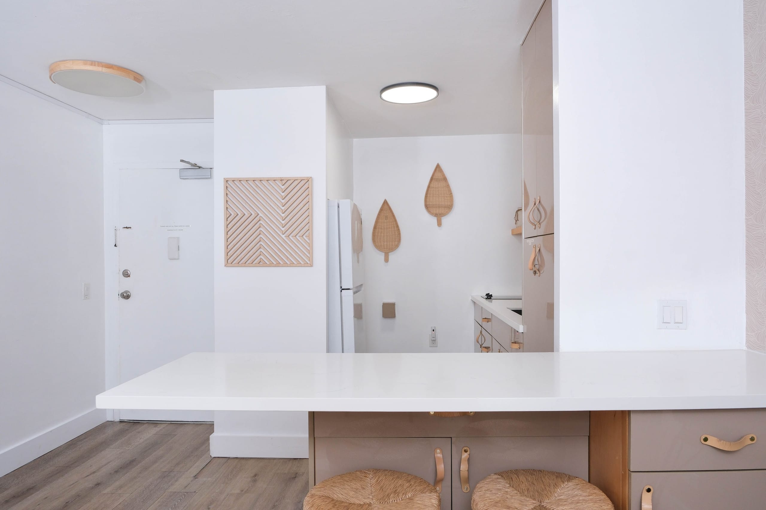 Boho Retreat in Heart of Waikiki Walk to the Beach - Image 24