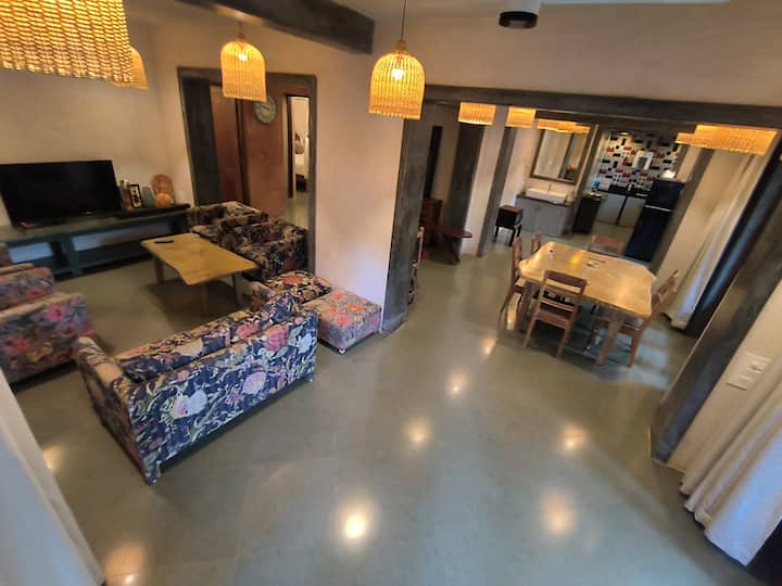 Living room 1 image 2