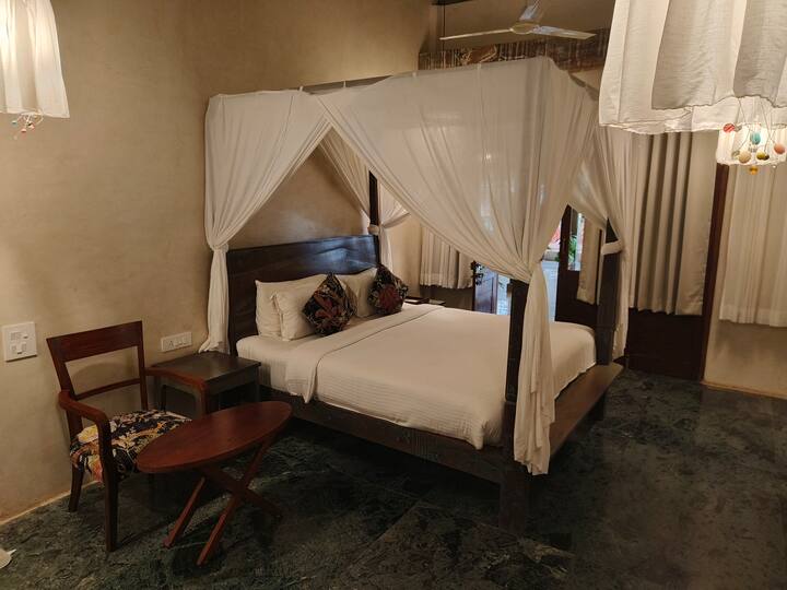 Bedroom 1 image 4
