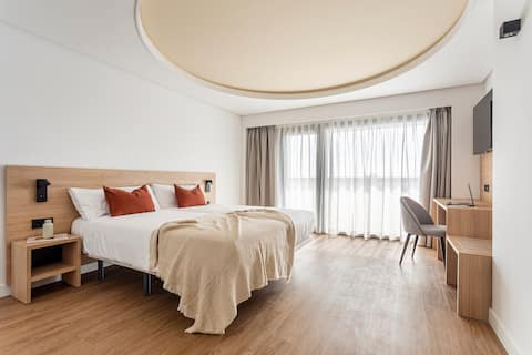 Anuncio de Airbnb popular: Double superior room in Valencia Feria en Pobles De L'oest